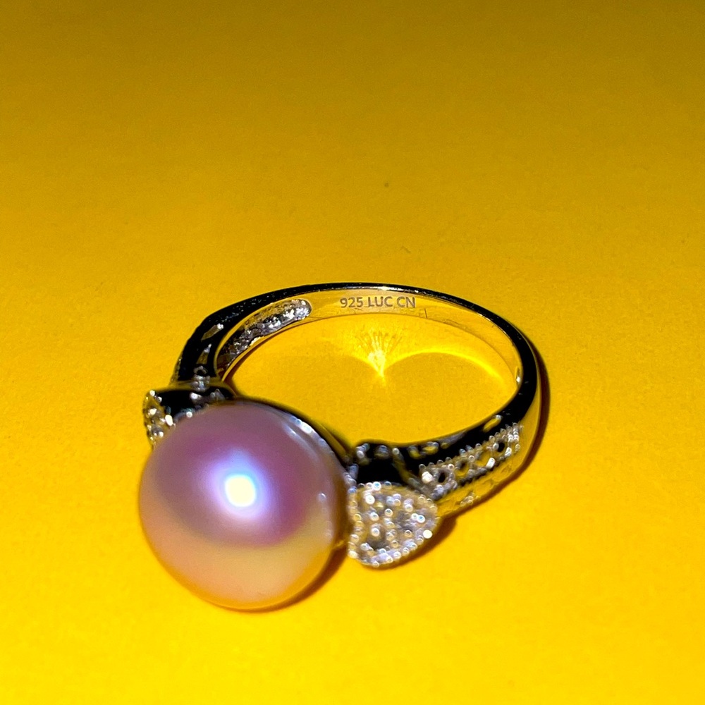 Dazzling pink pearl ring
